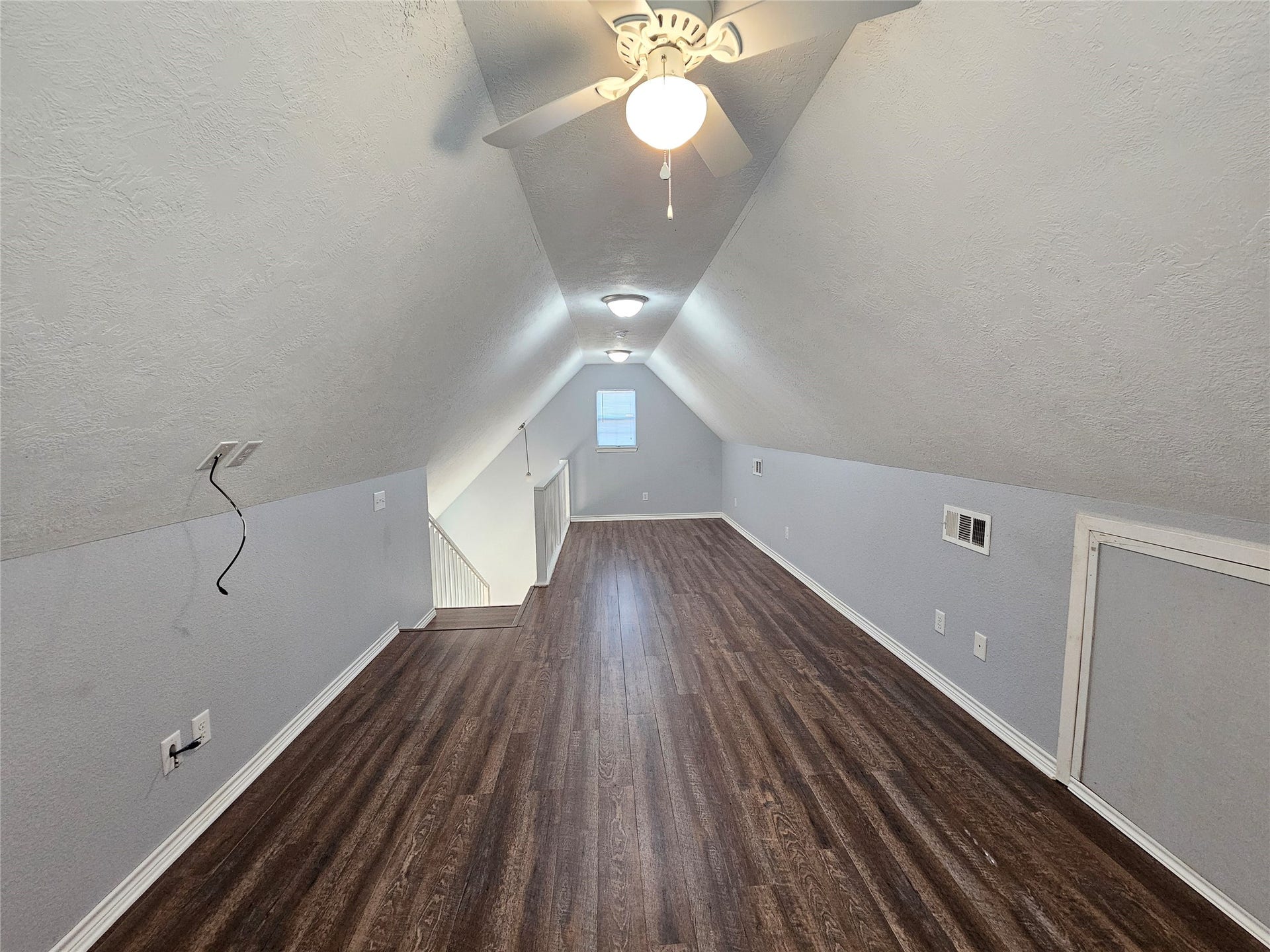 25411 T K C Road, Tomball, TX 77375 Versatile second-floor loftideal for a second bedroom, home office, or flex space.