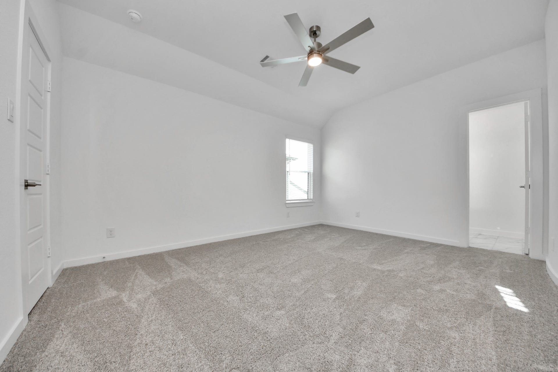 2097 Corn Thistle Way, Magnolia, TX 77355 Secondary bedroom features plush carpeting, large windows that let in plenty of natural light, bright paint, and spacious closets.