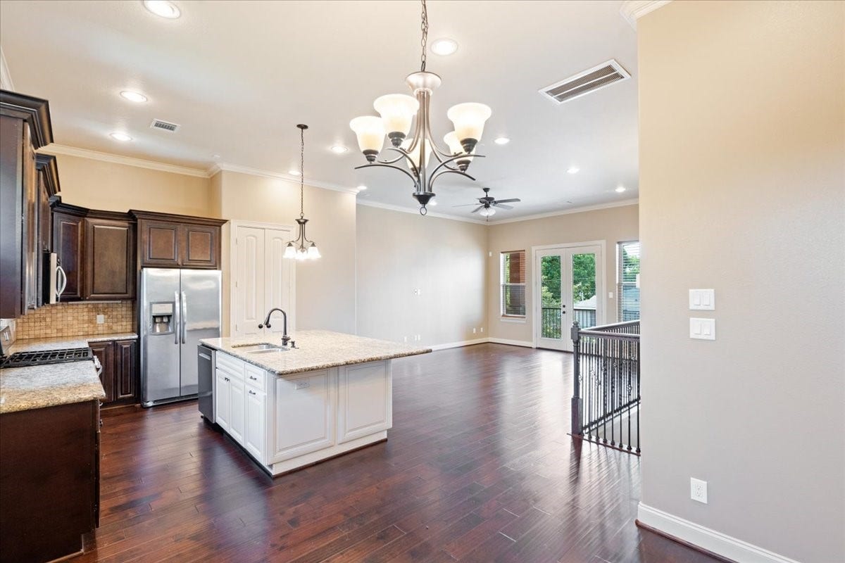 1516 Amundsen Street, Houston, TX 77009 1516 Amundsen Street, Houston, TX 77009