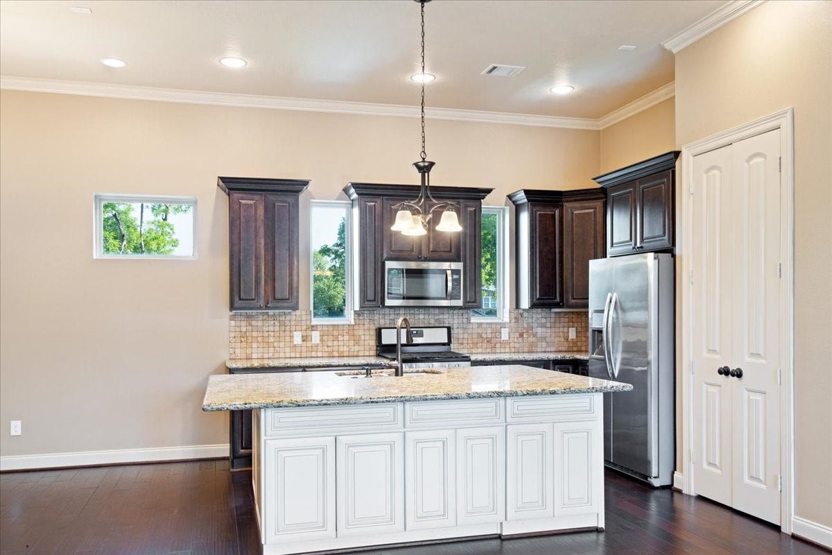 1516 Amundsen Street, Houston, TX 77009 1516 Amundsen Street, Houston, TX 77009