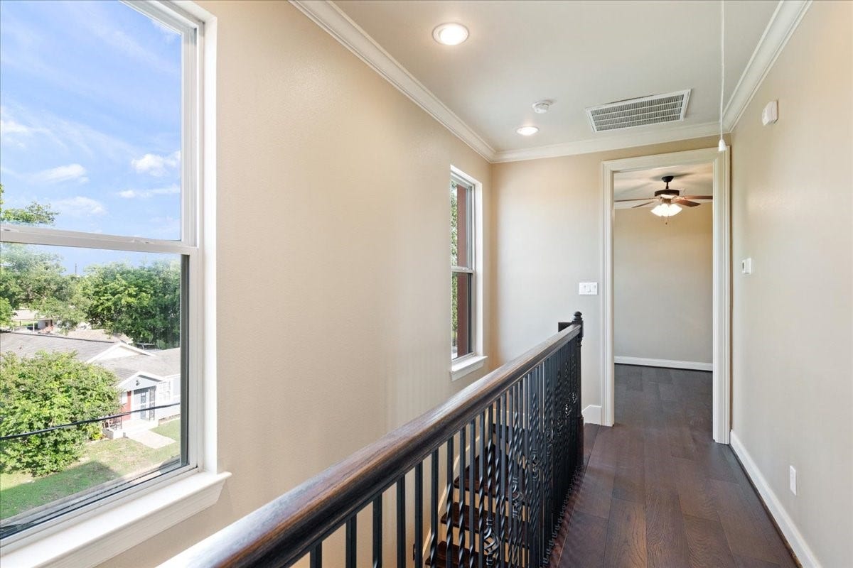 1516 Amundsen Street, Houston, TX 77009 1516 Amundsen Street, Houston, TX 77009