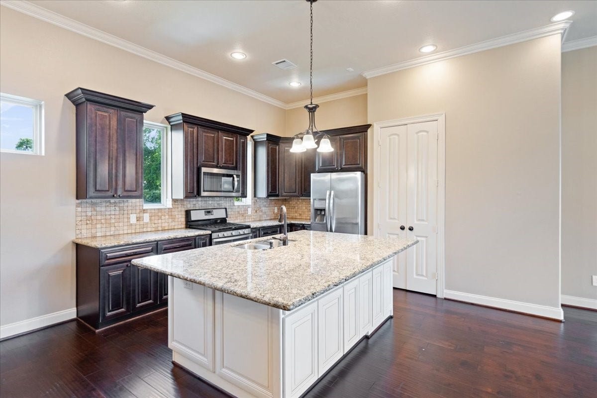 1516 Amundsen Street, Houston, TX 77009 1516 Amundsen Street, Houston, TX 77009