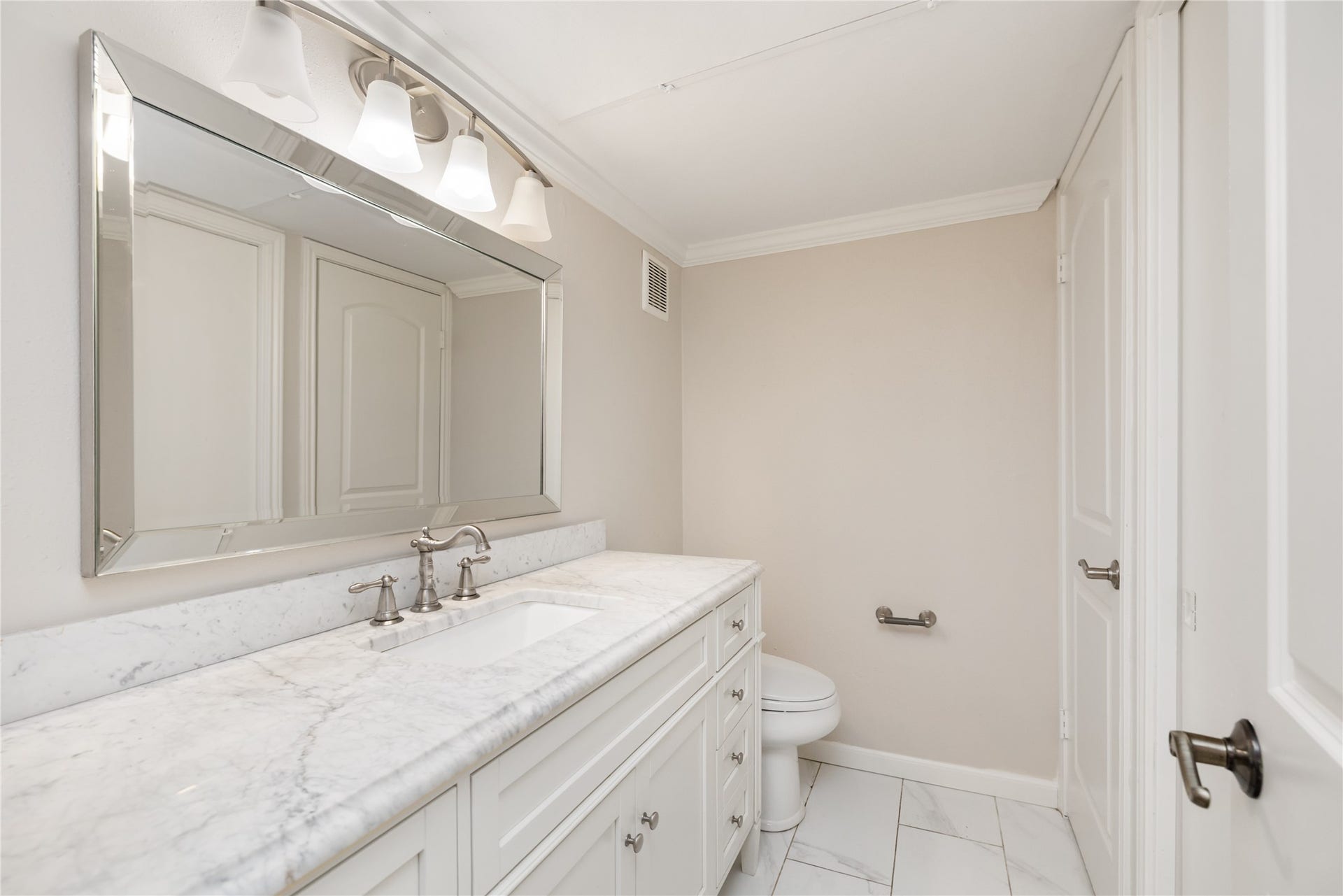 1601 S Shepherd Drive, #123, Houston, TX 77019