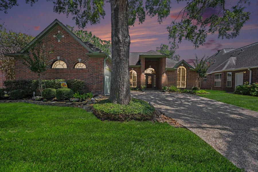 Property photo for 11614 Vailrun Drive, Houston, TX