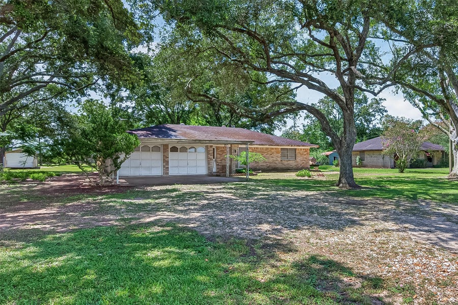 Property photo for 11105 Needville Fairchilds Road, Needville, TX