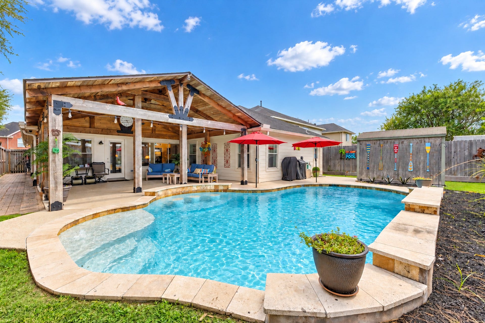 3502 Pecan Mill Drive, Sugar Land, TX 77498 Are you ready to make this YOUR outdoor oasis?