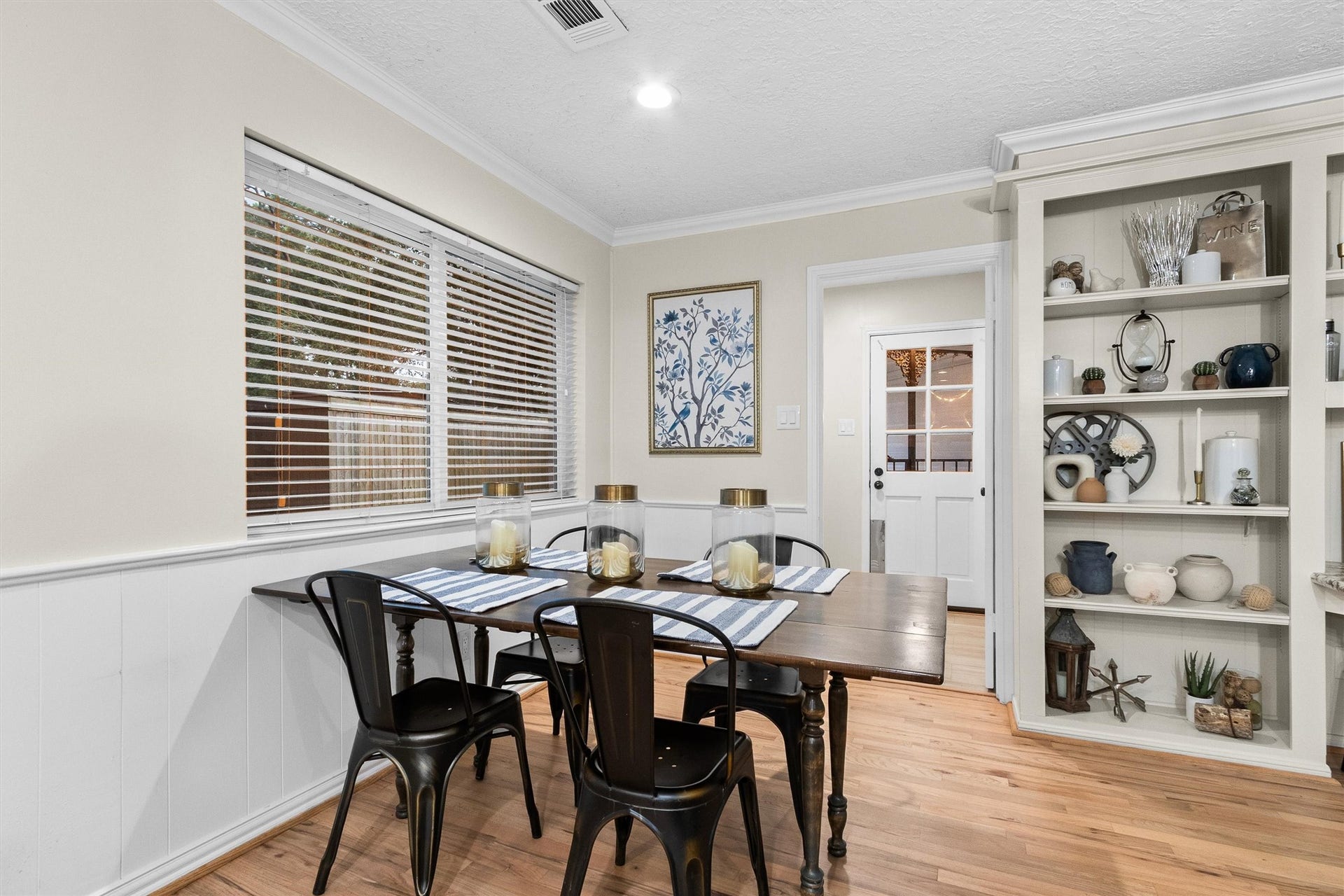 17407 Fairway Oaks Drive, Spring, TX 77379 Breakfast area with a built in for china