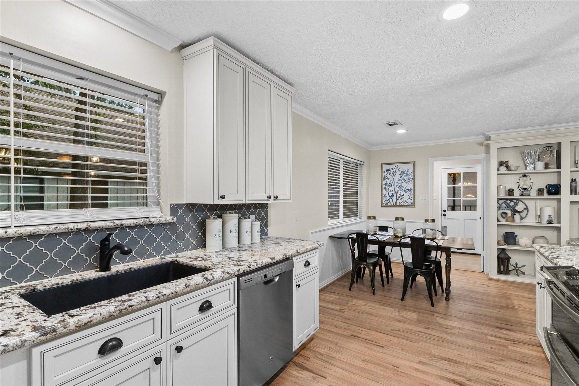 17407 Fairway Oaks Drive, Spring, TX 77379 Deep sink