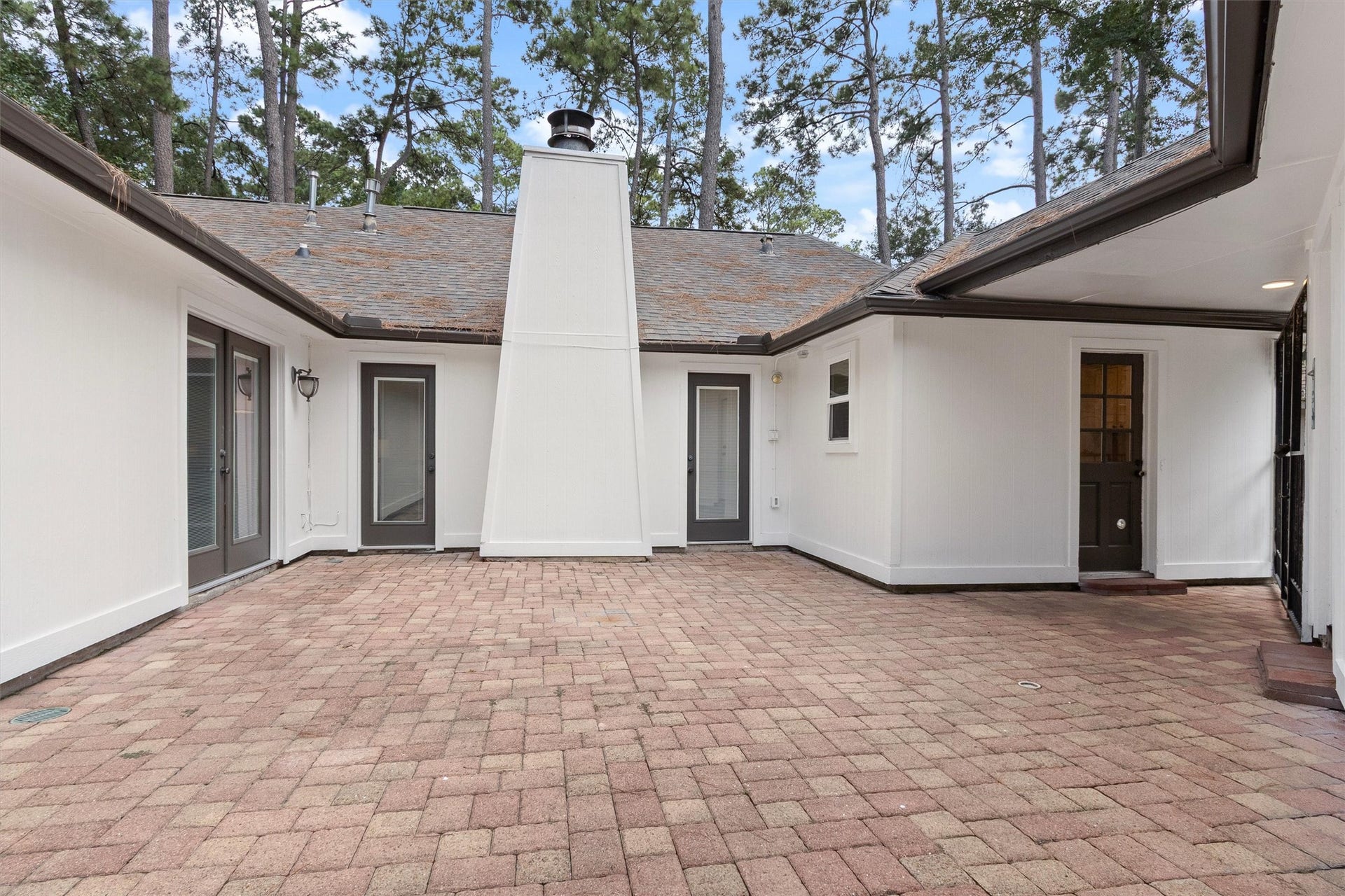 17407 Fairway Oaks Drive, Spring, TX 77379 Huge patio area