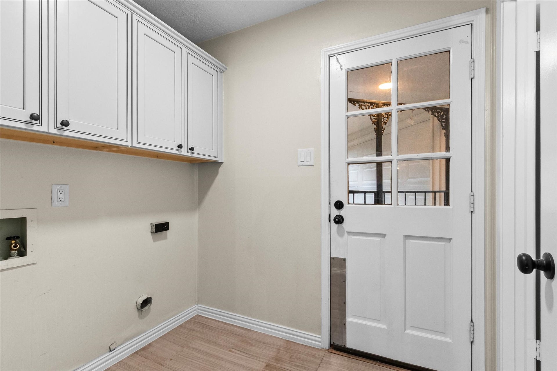 17407 Fairway Oaks Drive, Spring, TX 77379 Spacious laundry with storage