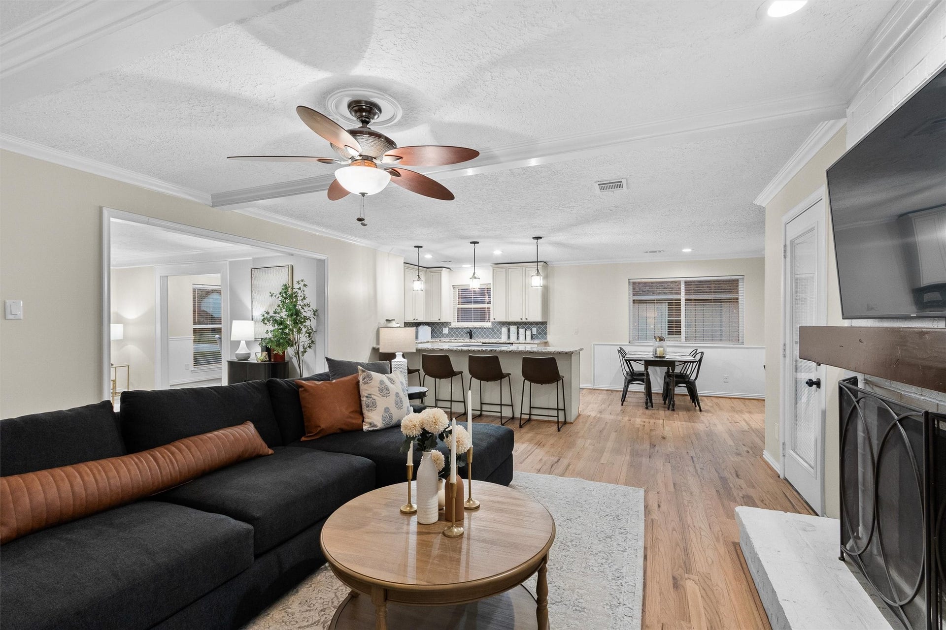 17407 Fairway Oaks Drive, Spring, TX 77379 Spacious den