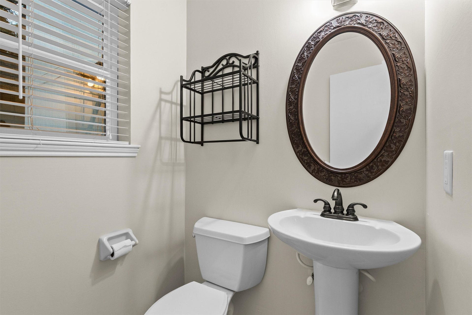 17407 Fairway Oaks Drive, Spring, TX 77379 Half bath