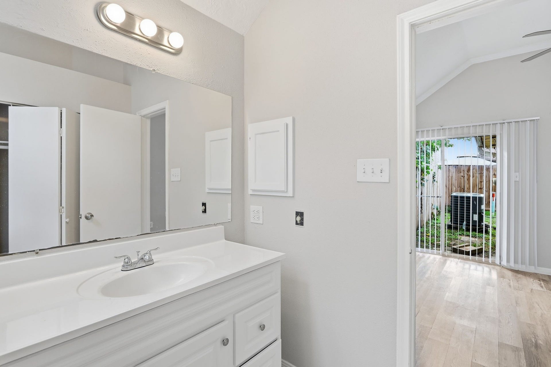 9915 Territory Lane, Houston, TX 77064 9915 Territory Lane, Houston, TX 77064