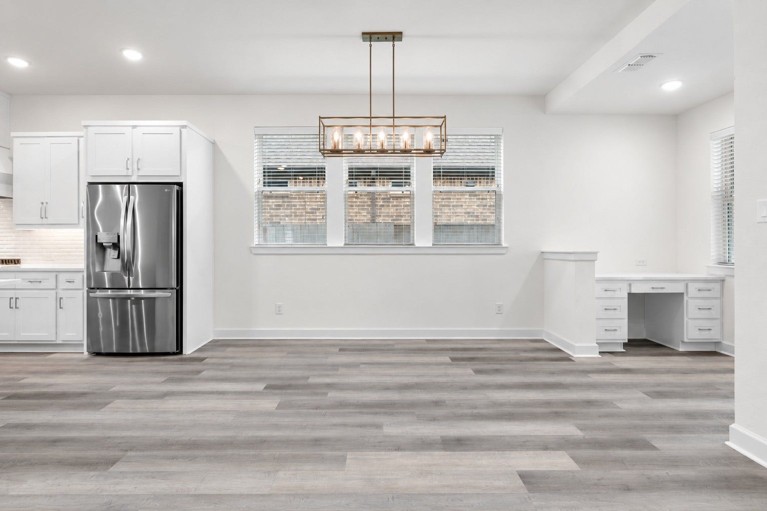 2323 Lambert Drive, Katy, TX 77493 Eating Area open to the Kitchen and