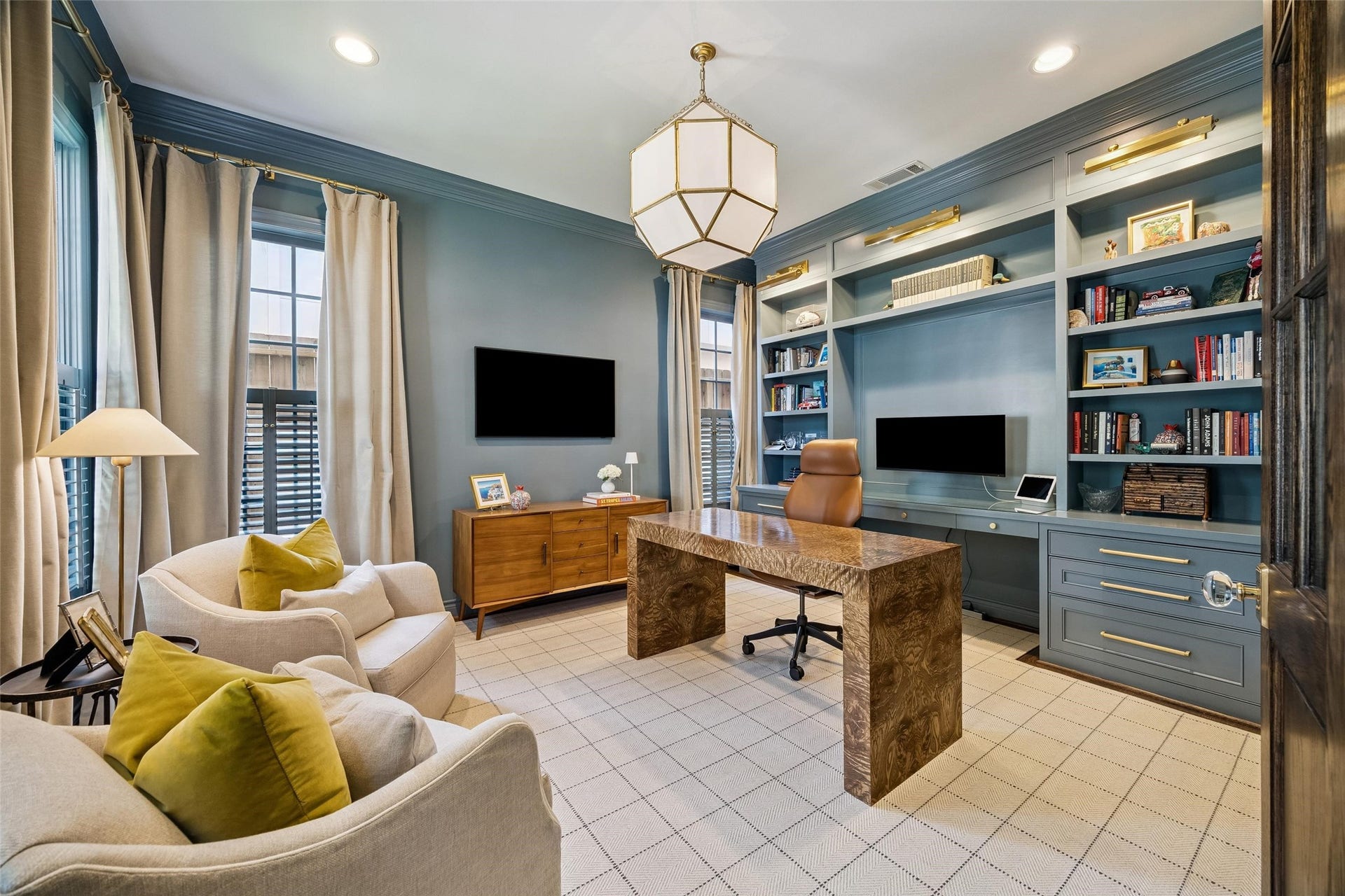 3911 Case Street, Houston, TX 77005 3911 Case Street, Houston, TX 77005