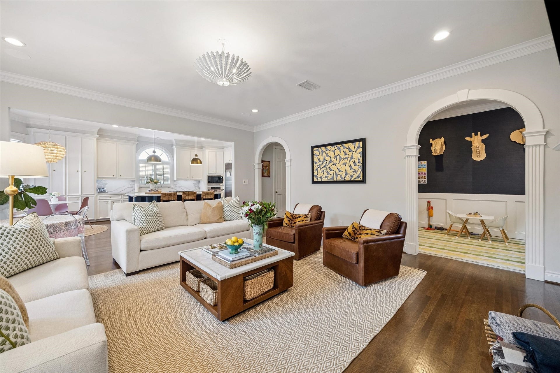 3911 Case Street, Houston, TX 77005 3911 Case Street, Houston, TX 77005