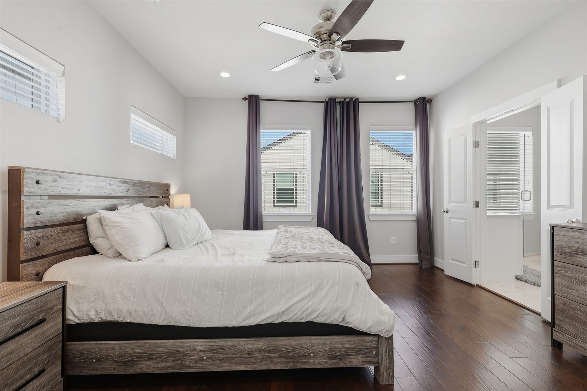 728 W Donovan Street, Houston, TX 77091 728 W Donovan Street, Houston, TX 77091