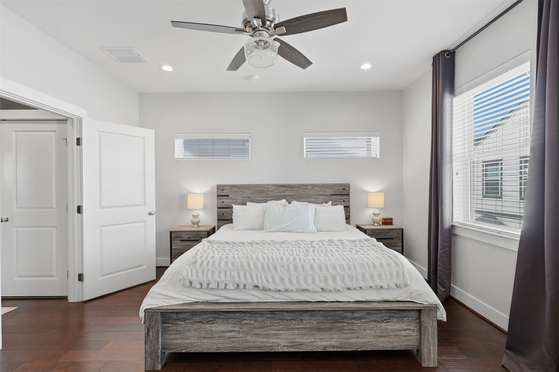 728 W Donovan Street, Houston, TX 77091 728 W Donovan Street, Houston, TX 77091