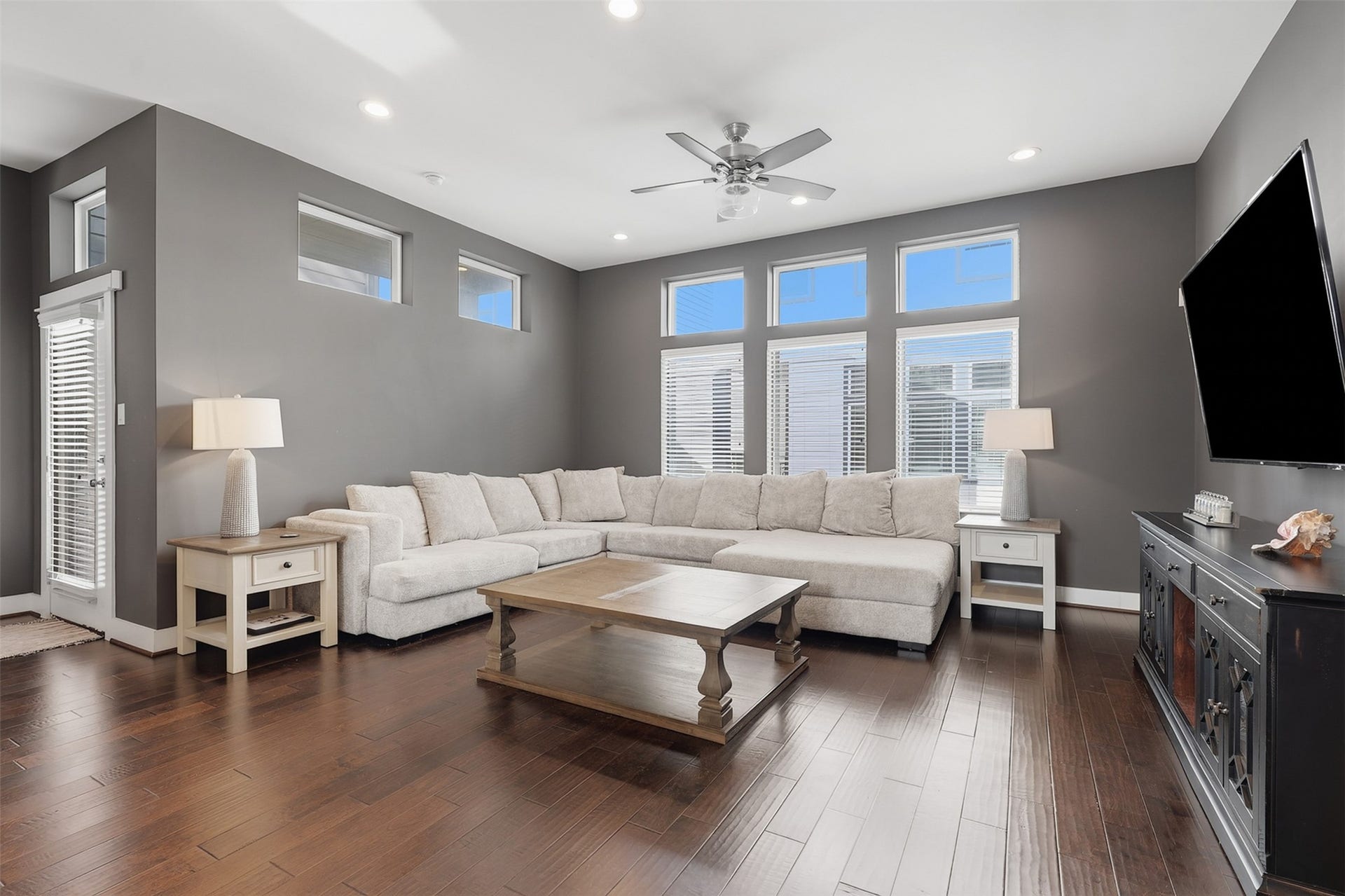728 W Donovan Street, Houston, TX 77091 728 W Donovan Street, Houston, TX 77091