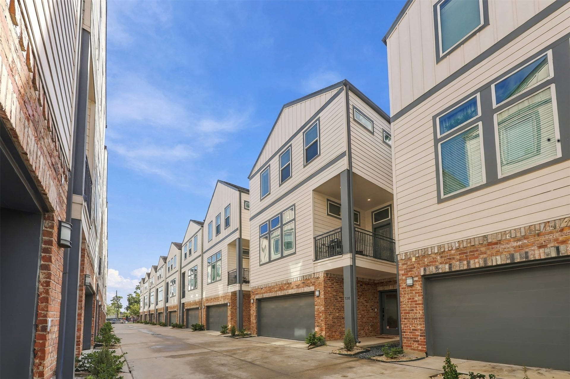 728 W Donovan Street, Houston, TX 77091 728 W Donovan Street, Houston, TX 77091