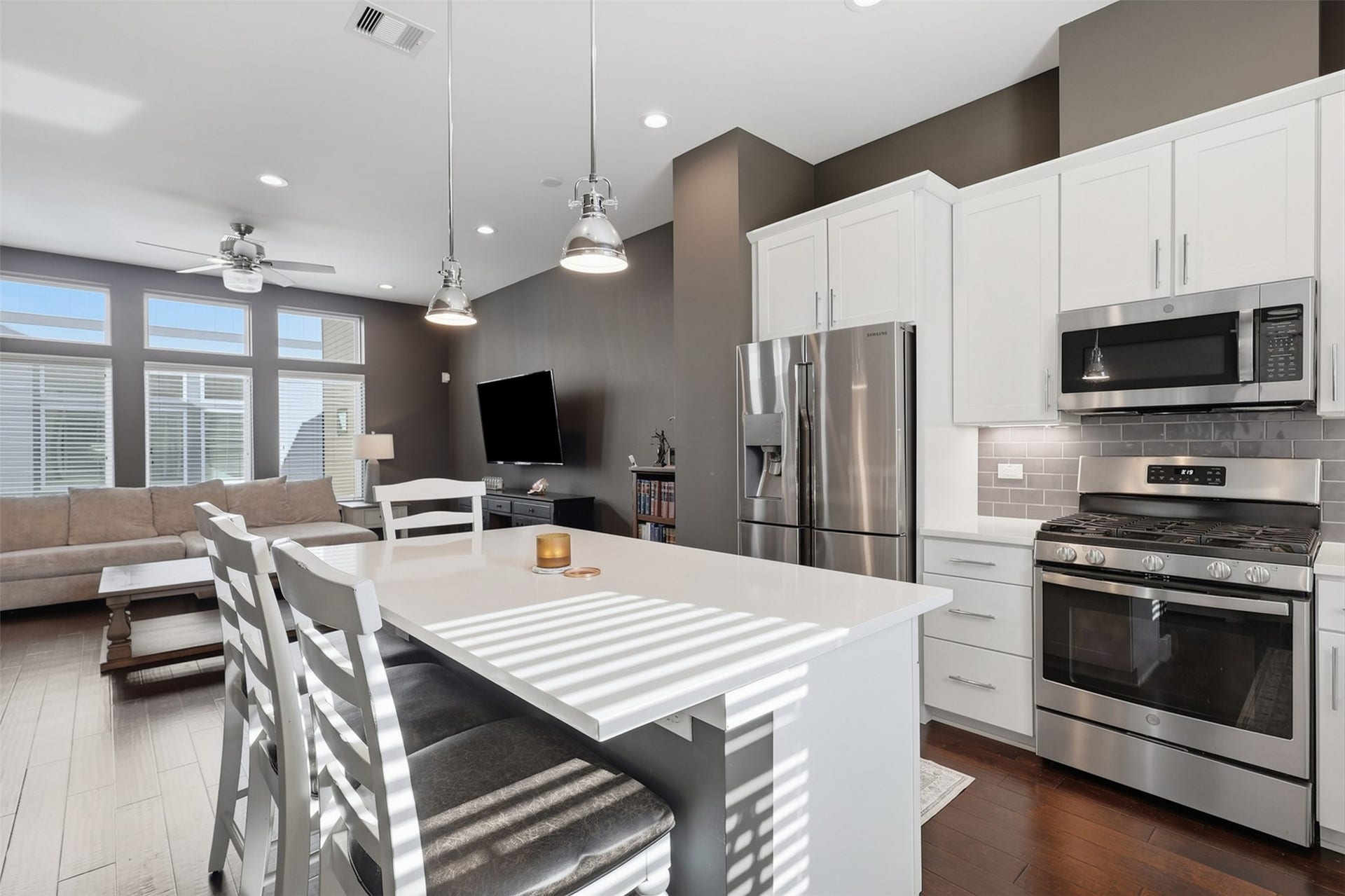 728 W Donovan Street, Houston, TX 77091 728 W Donovan Street, Houston, TX 77091