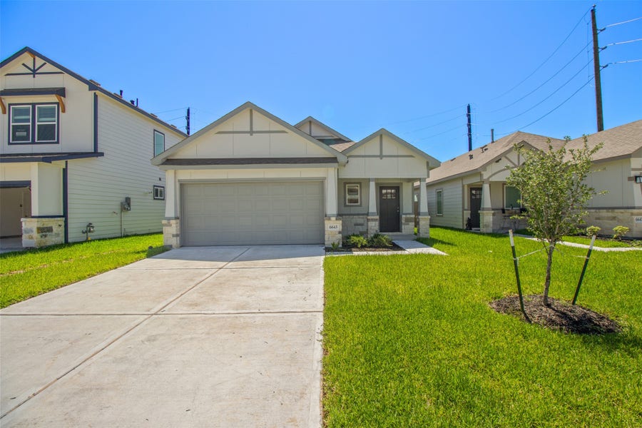 Property photo for 6643 Escondido Drive, Rosharon, TX
