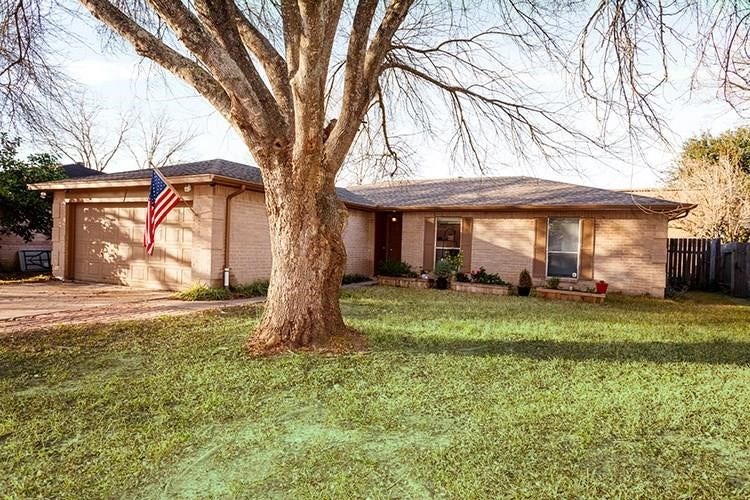Property photo for 5910 Country Place, League City, TX