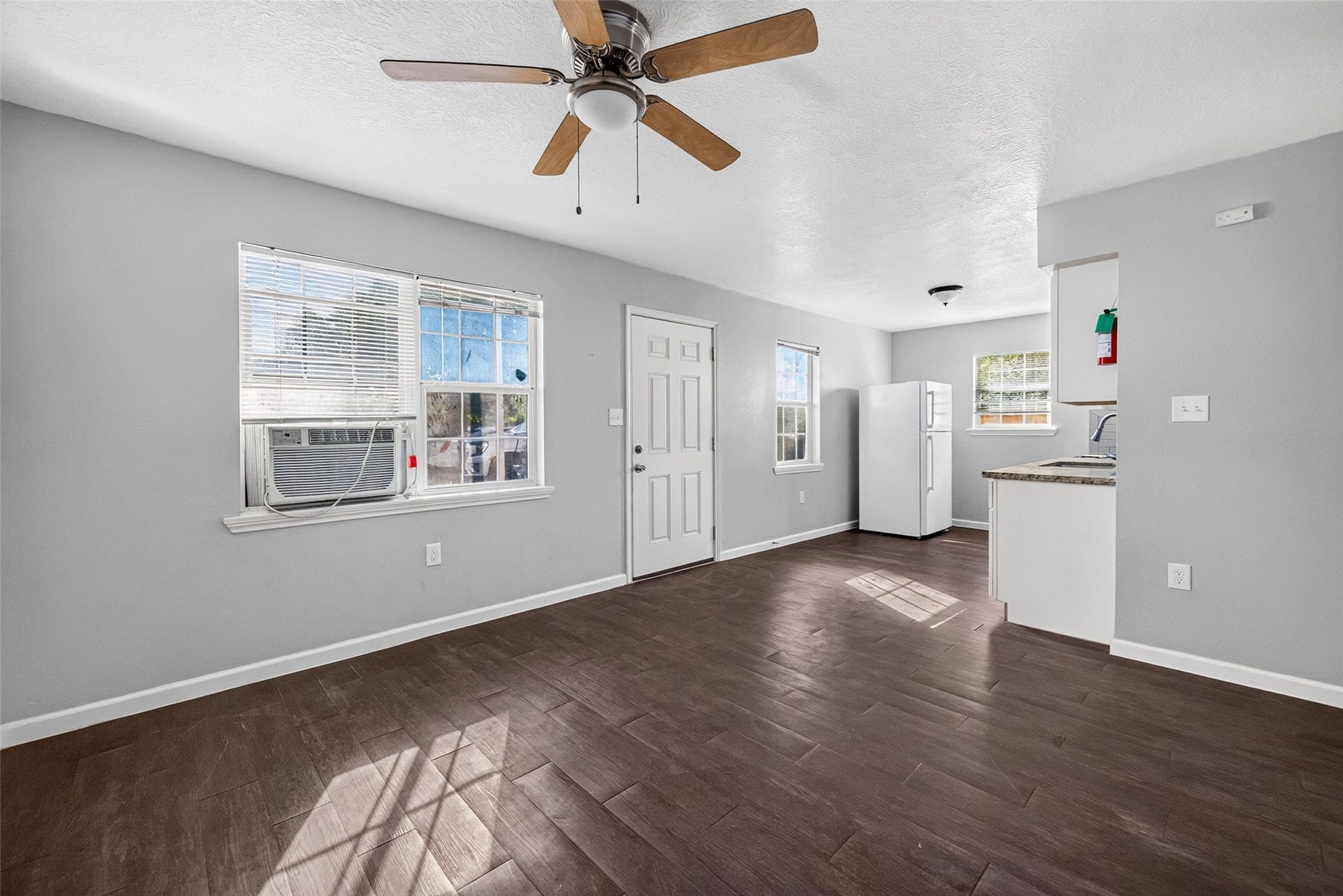 3501 Brewster, #1, Houston, TX 77026