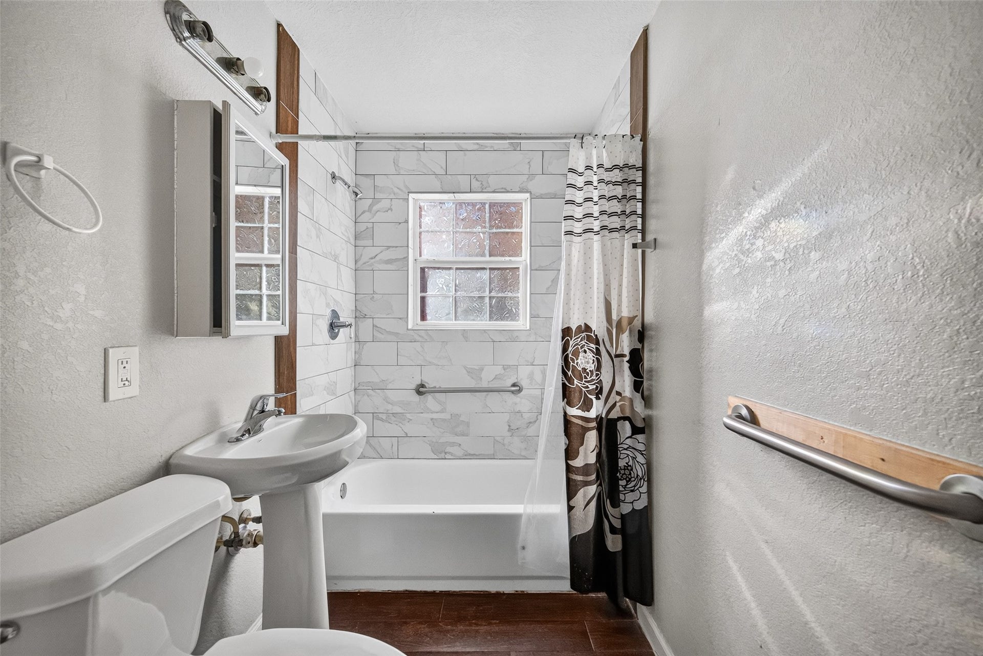 3501 Brewster, #1, Houston, TX 77026