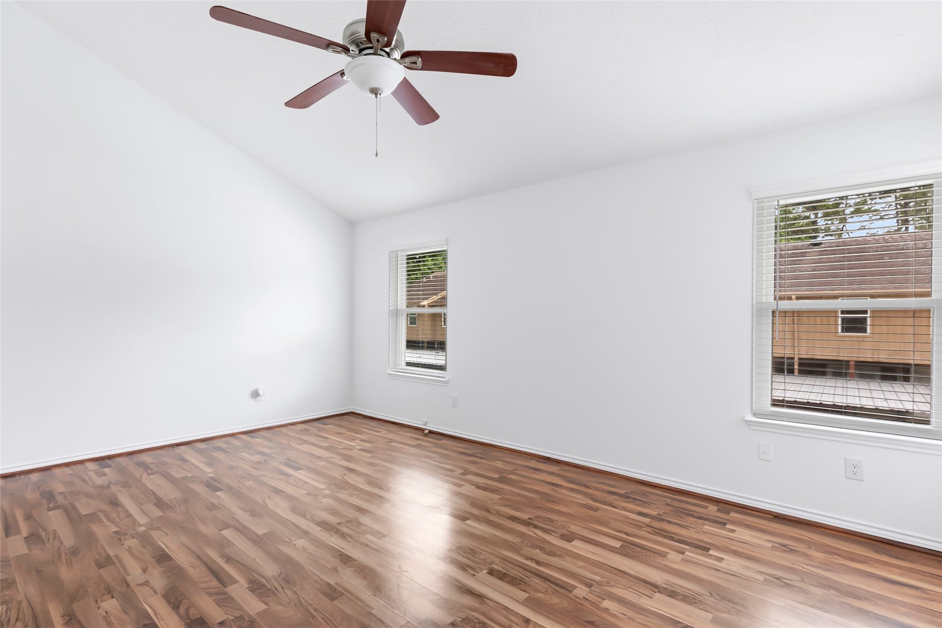 1011 Hamblen Road, #205, Kingwood, TX 77339 Primary bedroom