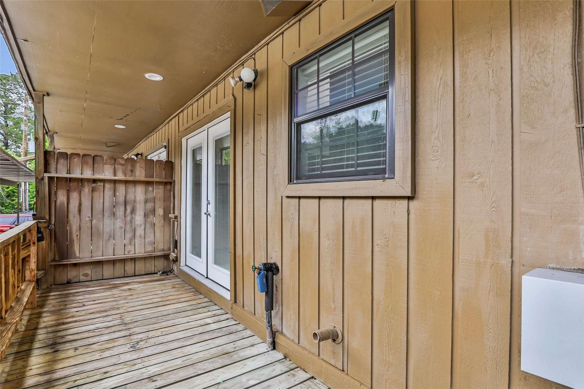 1011 Hamblen Road, #205, Kingwood, TX 77339 Patio/deck