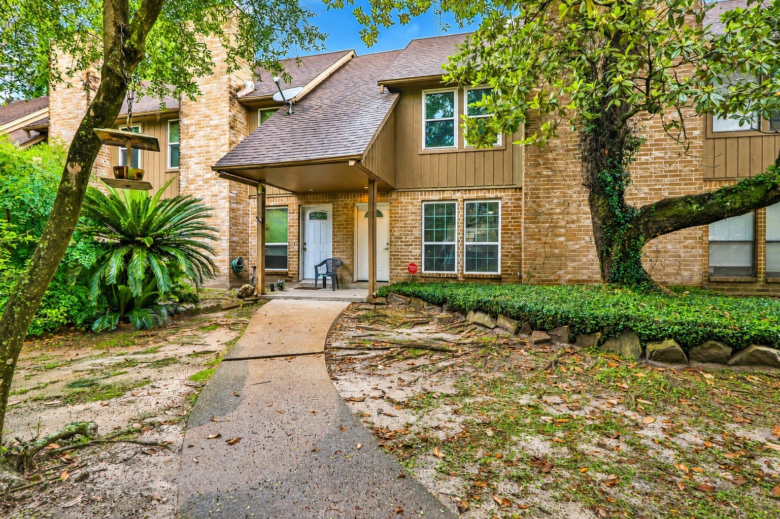 1011 Hamblen Road, #205, Kingwood, TX 77339 Front entrance