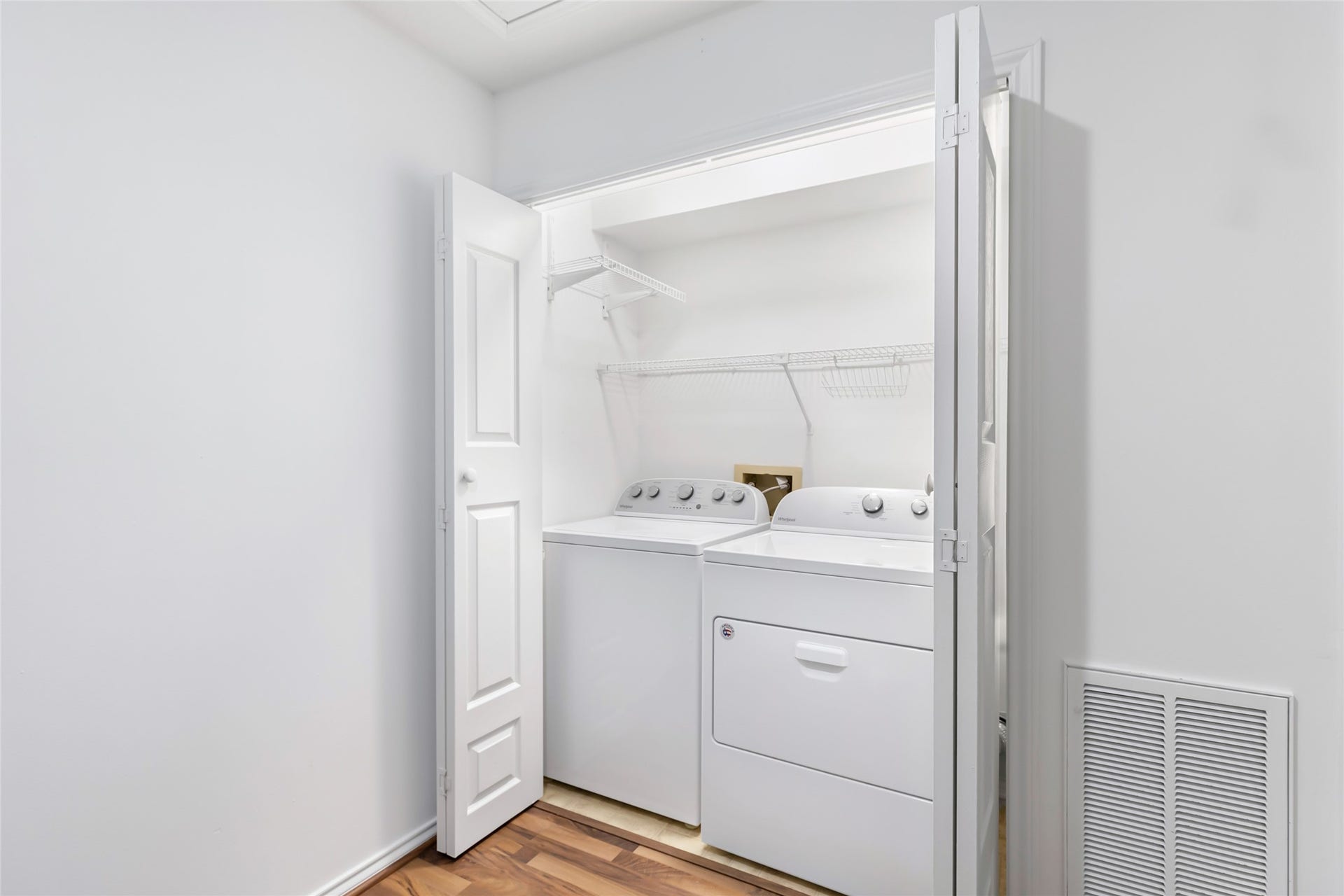 1011 Hamblen Road, #205, Kingwood, TX 77339 Laundry room