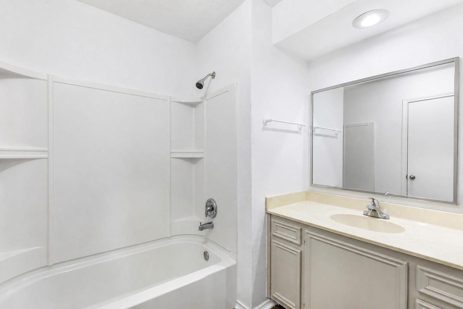 1011 Hamblen Road, #205, Kingwood, TX 77339 1011 Hamblen Road, #205, Kingwood, TX 77339