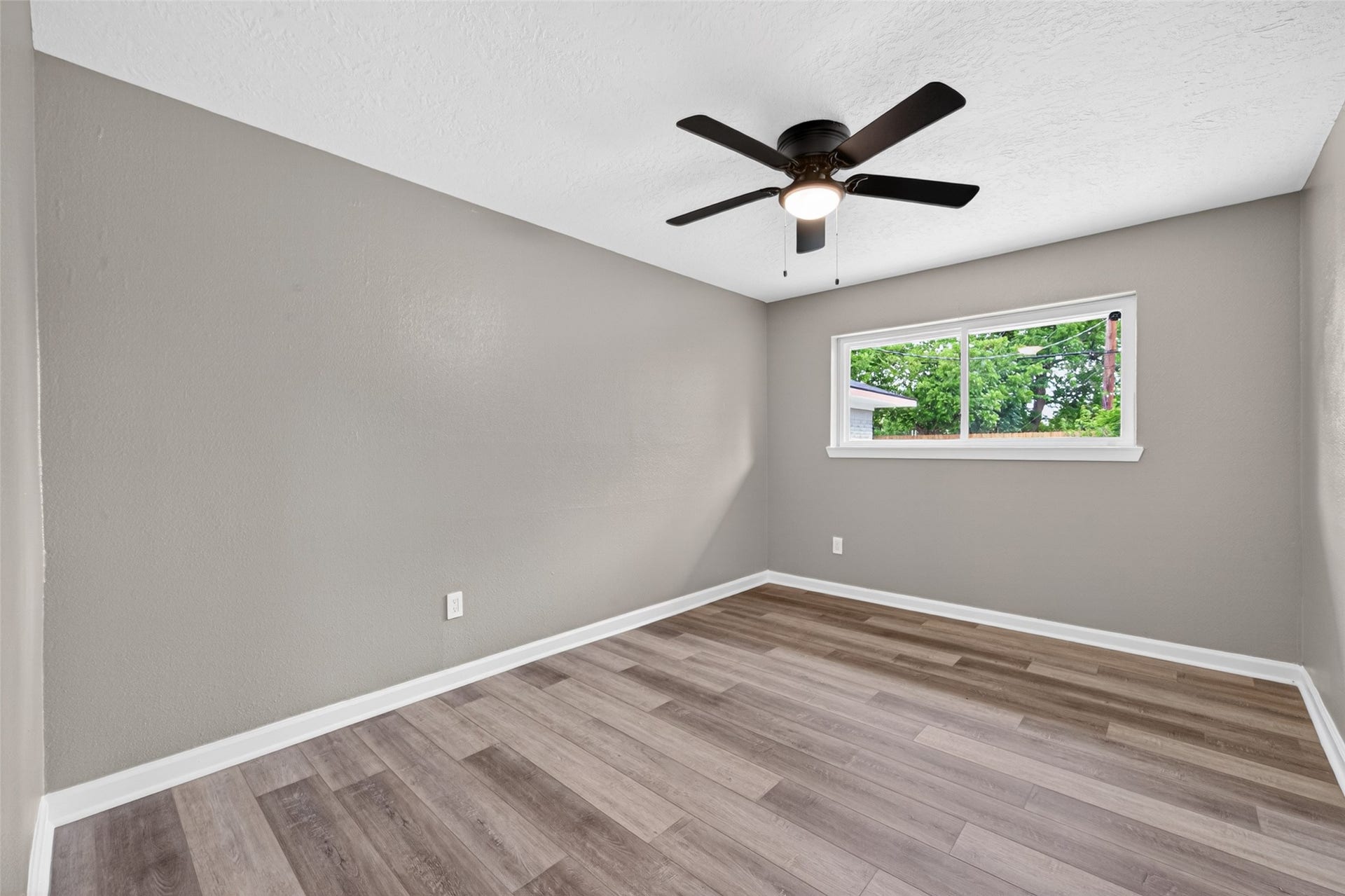 11903 Atwell Drive, Houston, TX 77035 11903 Atwell Drive, Houston, TX 77035