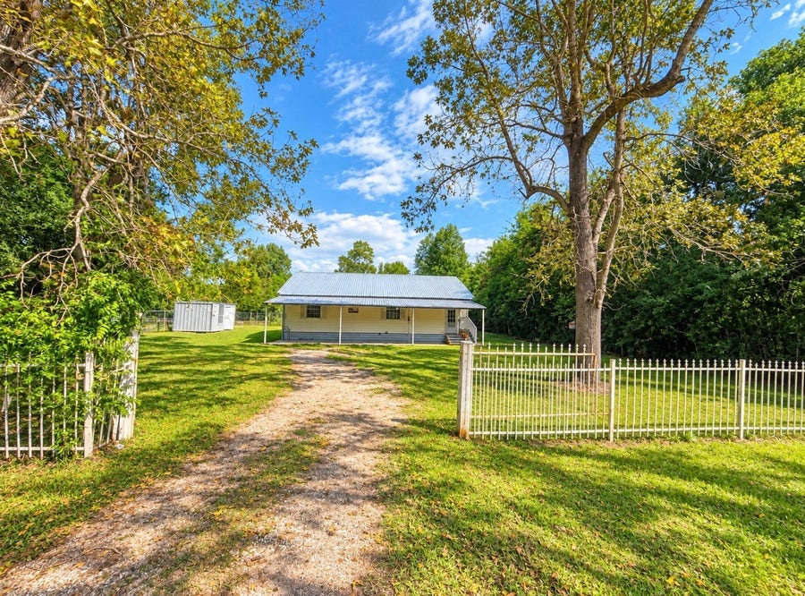 Property photo for 25414 Wildwood Lane, Huffman, TX