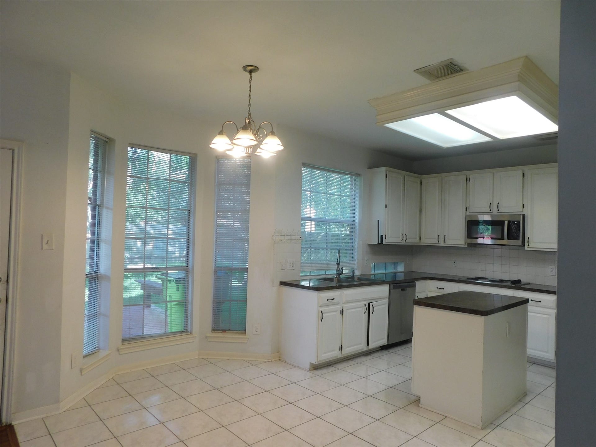 2322 Edgewood Drive, Missouri City, TX 77459 2322 Edgewood Drive, Missouri City, TX 77459