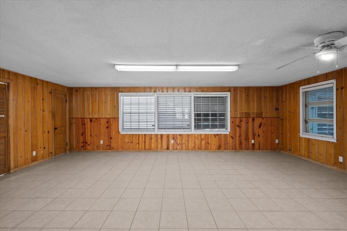 106 Barracuda Avenue, Galveston, TX 77550 106 Barracuda Avenue, Galveston, TX 77550