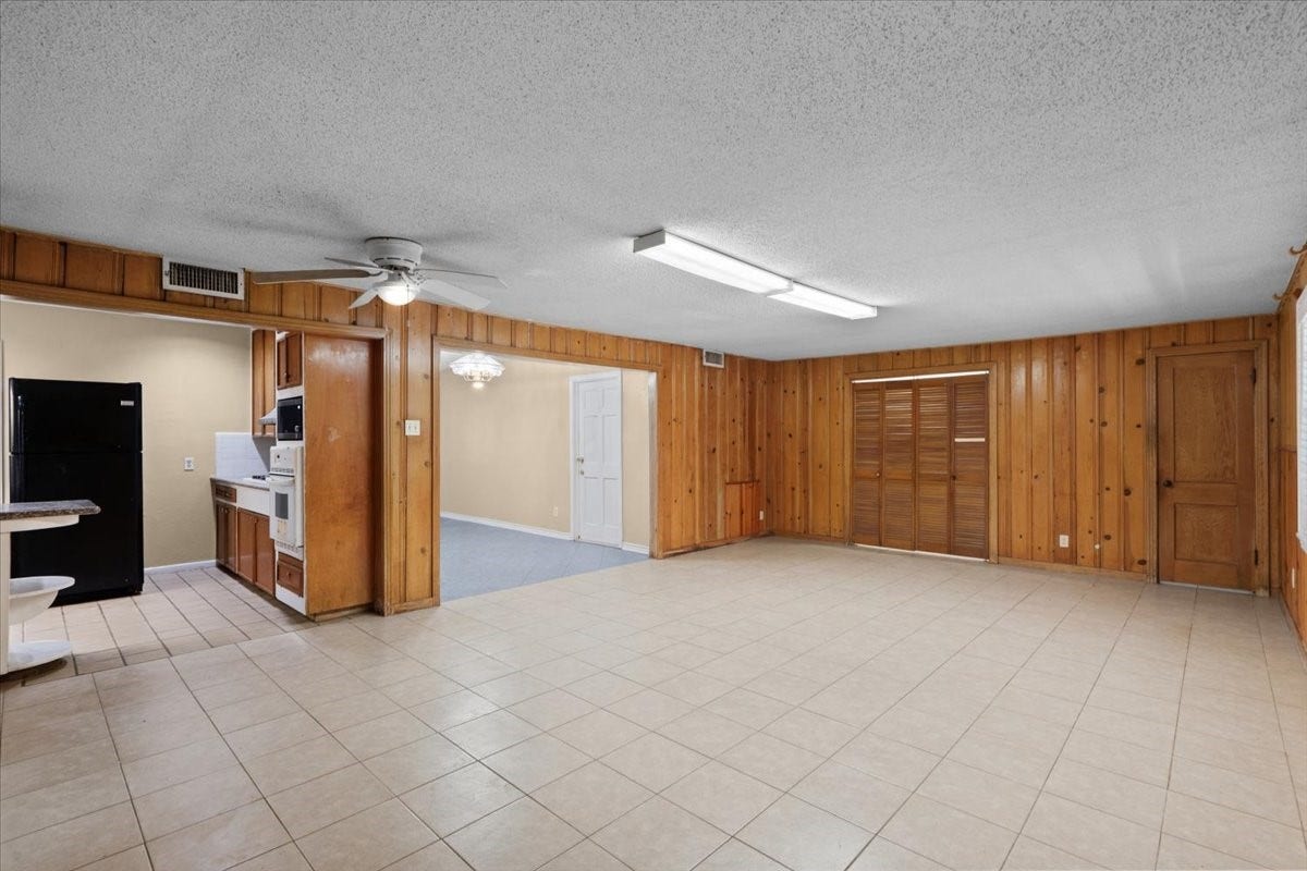 106 Barracuda Avenue, Galveston, TX 77550 106 Barracuda Avenue, Galveston, TX 77550