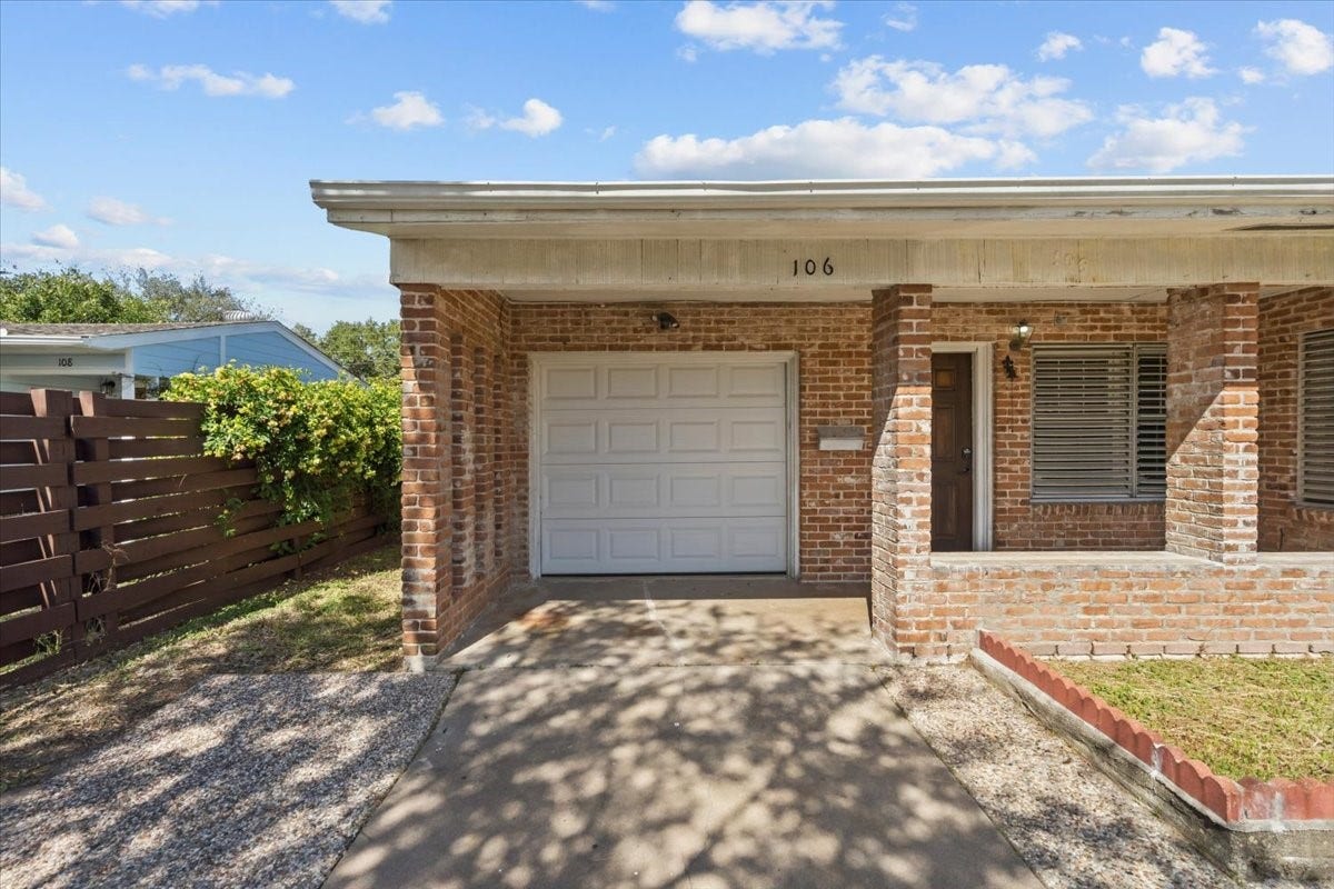 106 Barracuda Avenue, Galveston, TX 77550 106 Barracuda Avenue, Galveston, TX 77550