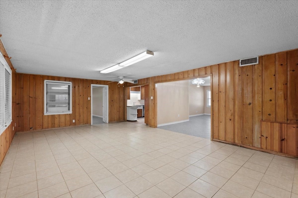 106 Barracuda Avenue, Galveston, TX 77550 106 Barracuda Avenue, Galveston, TX 77550
