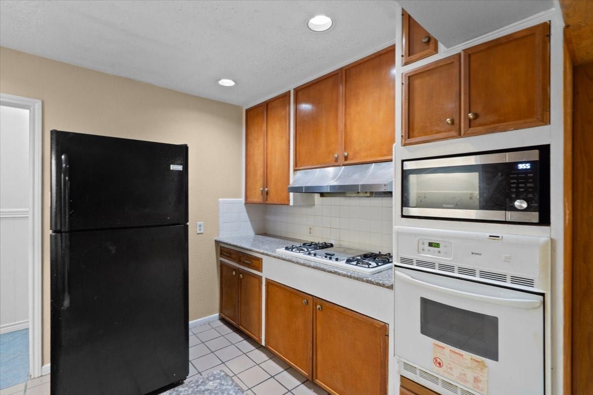 106 Barracuda Avenue, Galveston, TX 77550 106 Barracuda Avenue, Galveston, TX 77550
