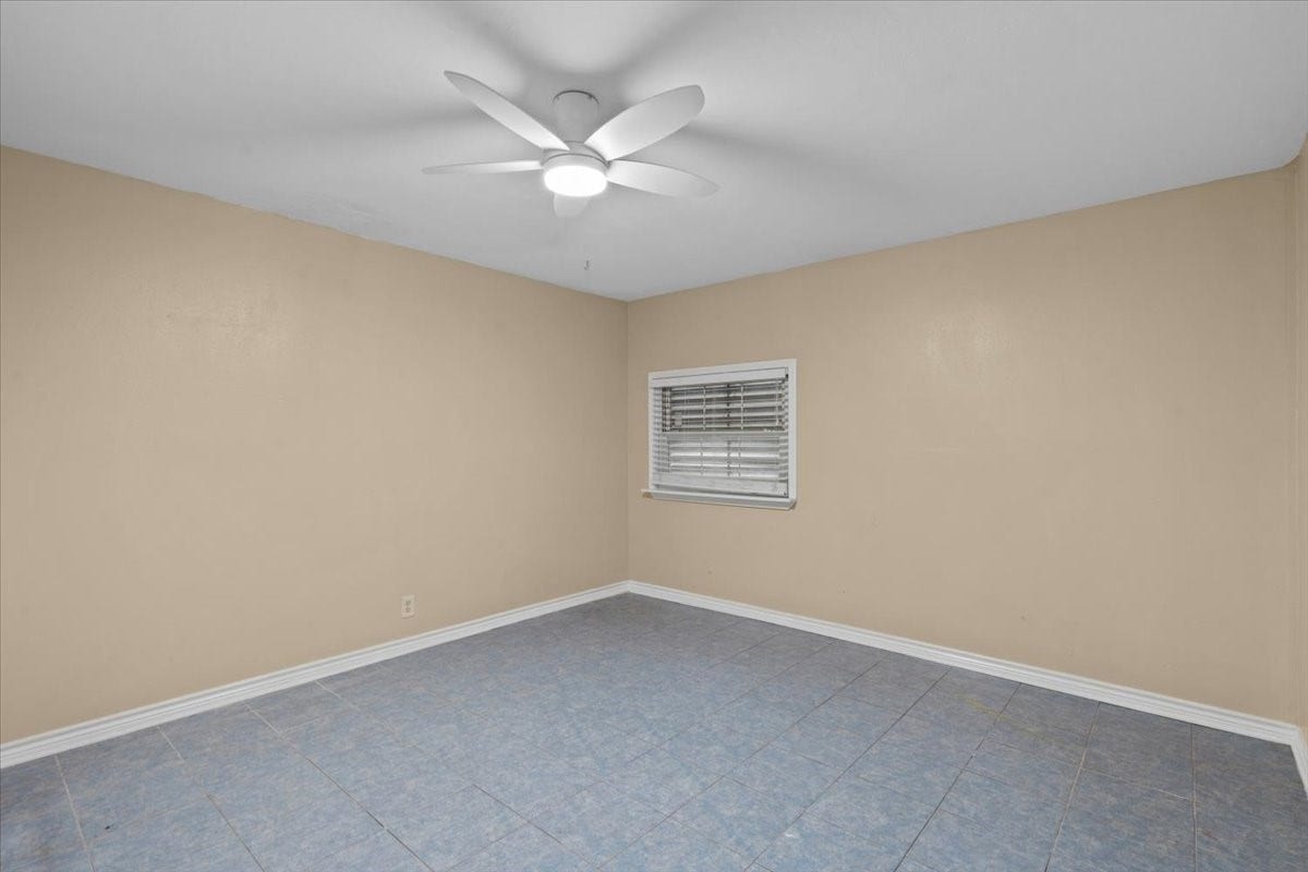 106 Barracuda Avenue, Galveston, TX 77550 106 Barracuda Avenue, Galveston, TX 77550