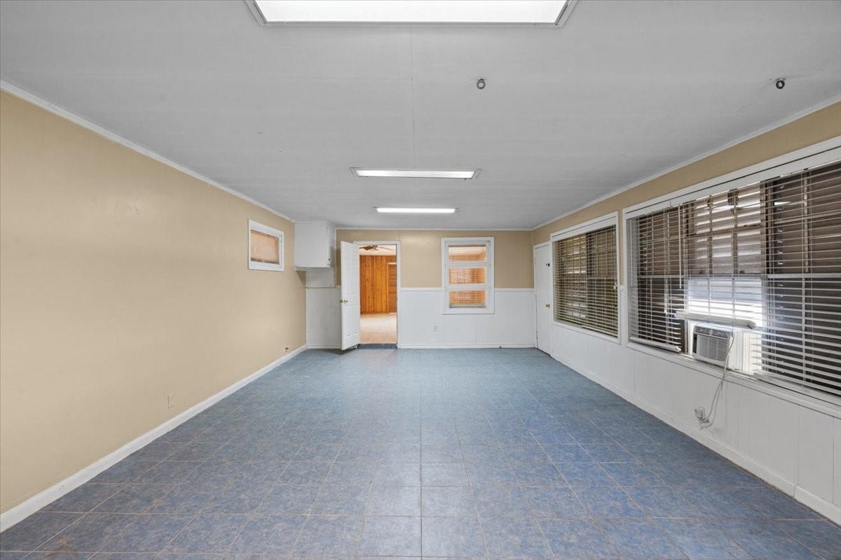 106 Barracuda Avenue, Galveston, TX 77550 106 Barracuda Avenue, Galveston, TX 77550