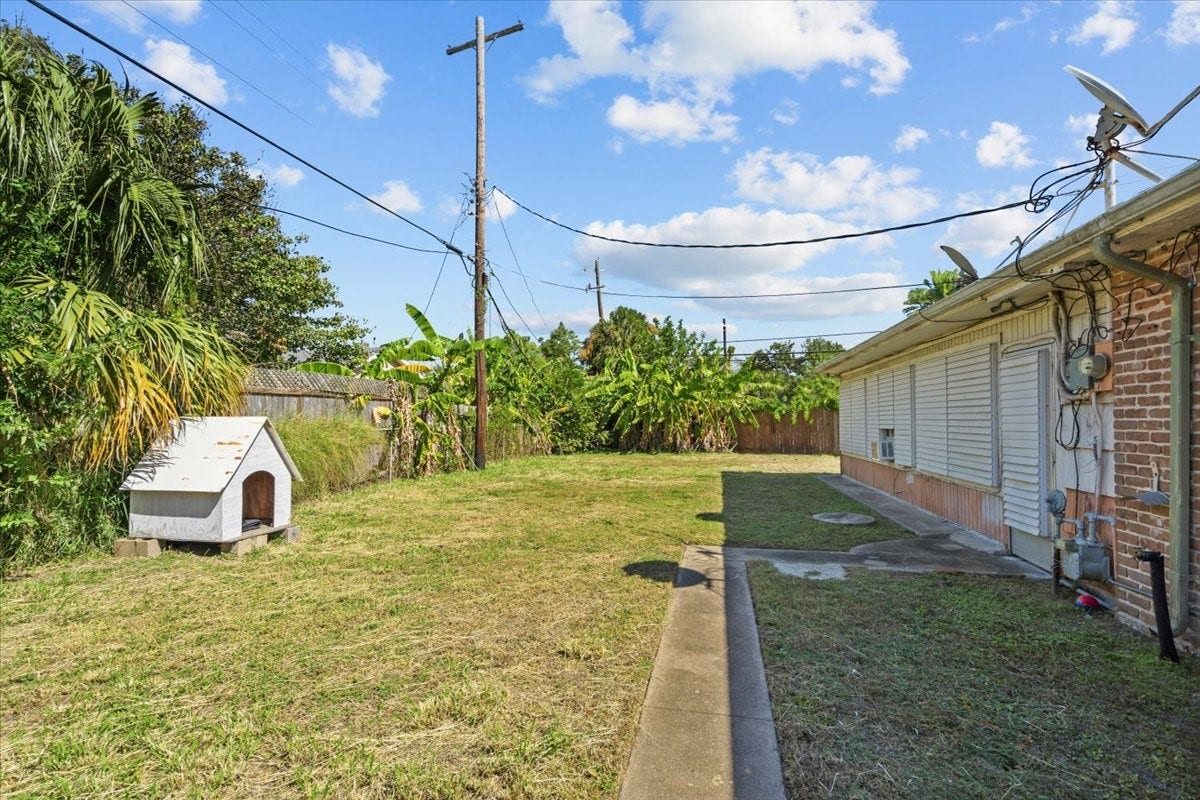 106 Barracuda Avenue, Galveston, TX 77550 106 Barracuda Avenue, Galveston, TX 77550
