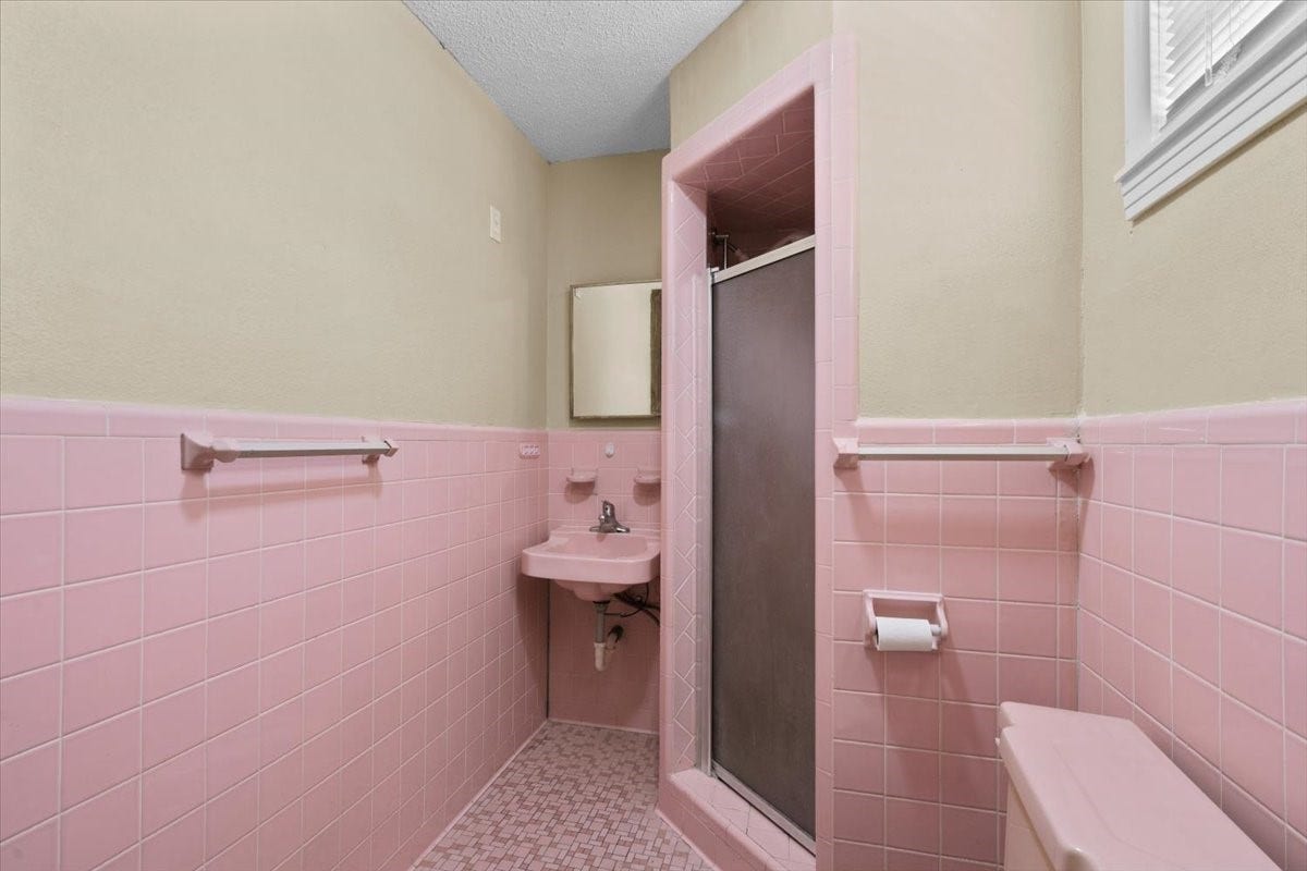 106 Barracuda Avenue, Galveston, TX 77550 106 Barracuda Avenue, Galveston, TX 77550