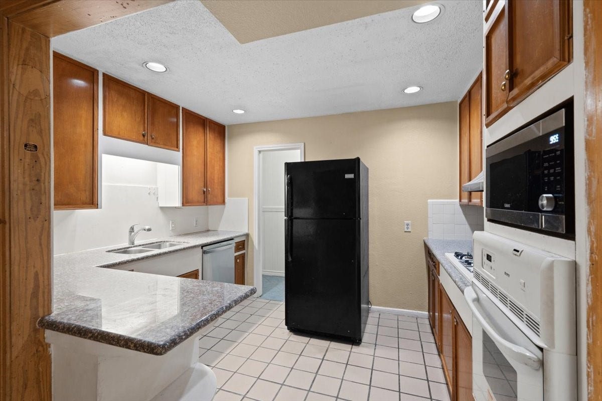 106 Barracuda Avenue, Galveston, TX 77550 106 Barracuda Avenue, Galveston, TX 77550
