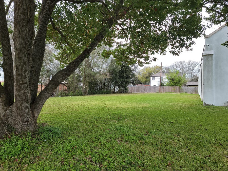 Property photo for 410 8th Avenue North, Texas City, TX