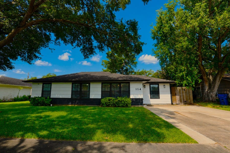 Property photo for 114 S Ringgold Street, West Columbia, TX
