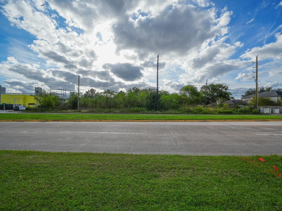 Property photo for 10307 Bammel North Houston Road, Houston, TX